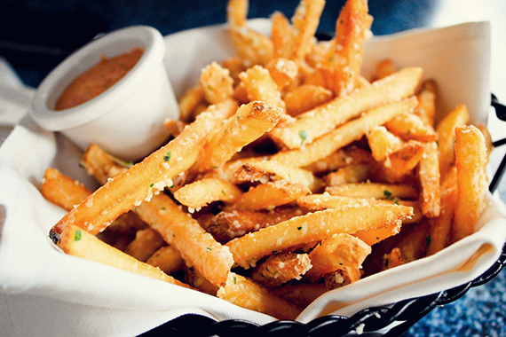 2. pommes frites with cajun spice rémoulade(卡真风味炸薯条)