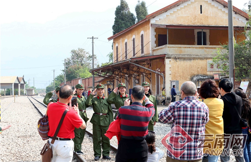 芳华效应持续升温 云南蒙自碧色寨火车站旅游