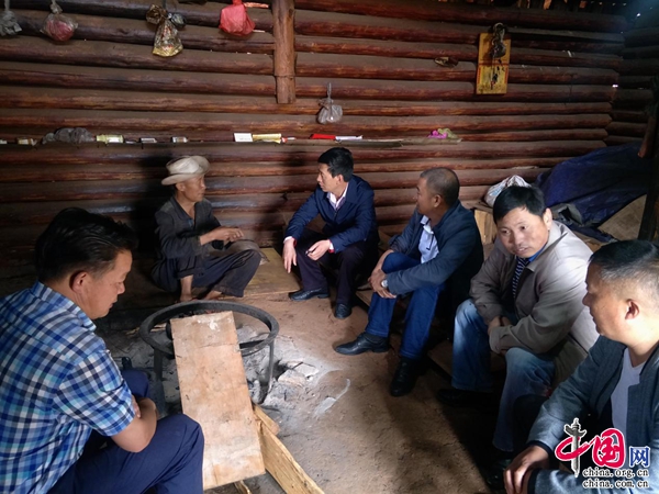 余胜祥一行到洛吉乡调研扶贫攻坚工作