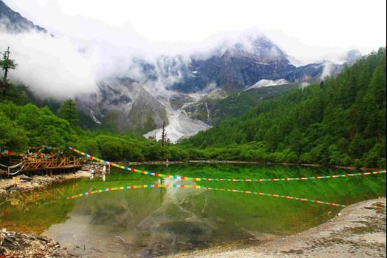 云南旅游转型发展惠清旅游先行 探寻藏区高原
