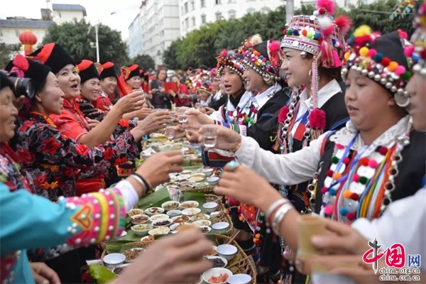 2018中国·绿春哈尼十月年长街古宴文化节将