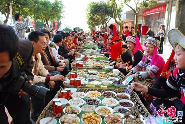 2018中国·绿春哈尼十月年长街古宴文化节将