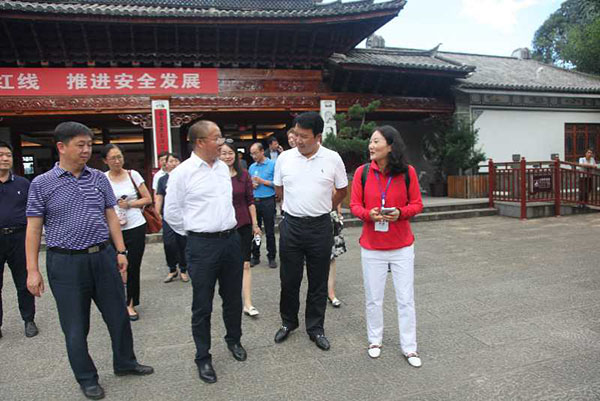 云旅纵览徐会良,大理市委副书记,市长杜淑敢,州旅发委副主任席玲