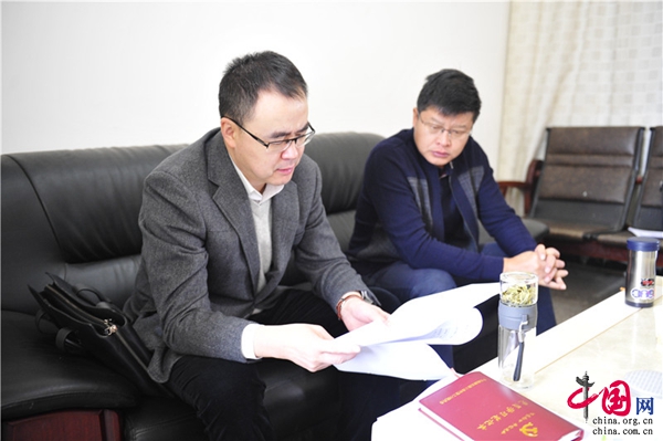 曲靖市人民检察院检察长李卫国到包保社区 共