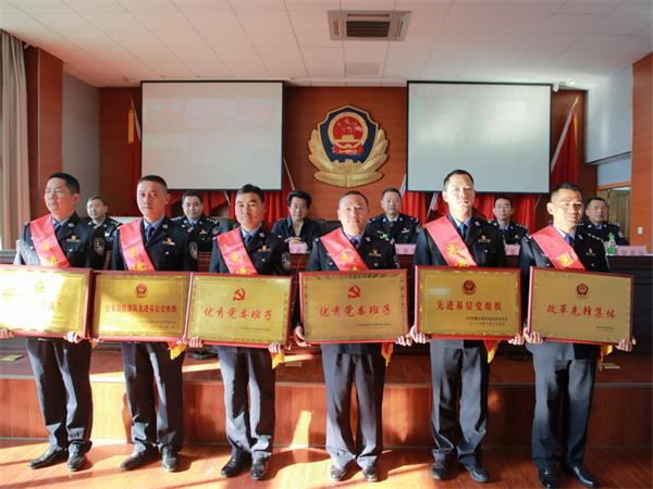 普洱市委常委,市委政法委书记李洪武同志,市人民政府副市长,公安局