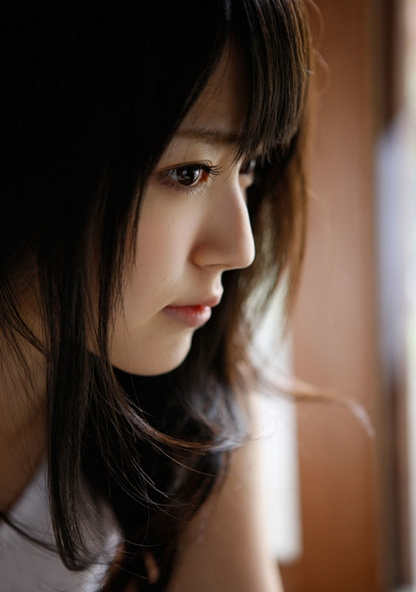 日本90后电眼萌妹制服秀迷倒宅男