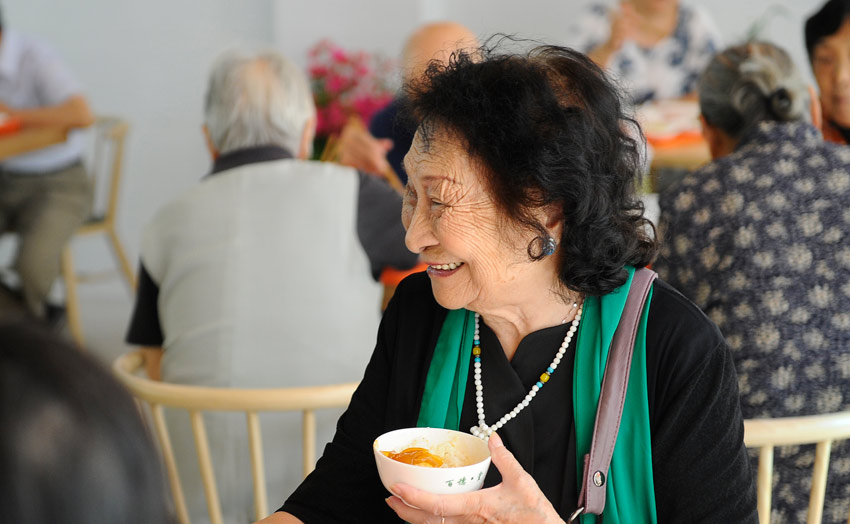 杭州首个社区老年食堂已运营15年 如今升级3.