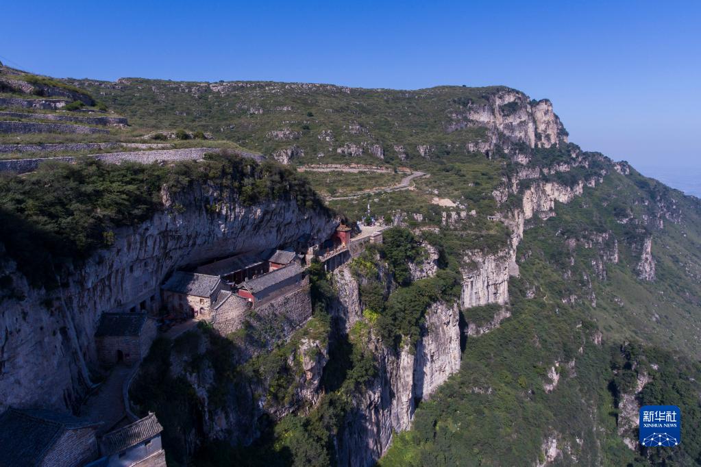 这是在平顺县玉峡关镇拍摄的太行山风光(无人机照片,9月8日摄).