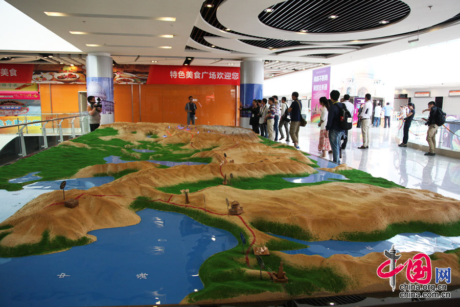 华南城将建成新丝路永久性商品展示交易中心