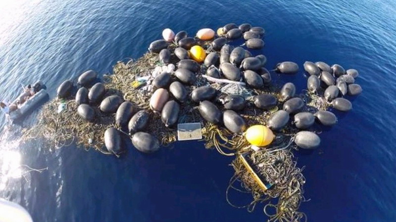 美国无人机发现海啸垃圾形成'塑料岛屿'