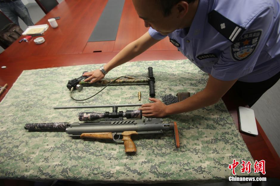 江苏警方侦破跨市涉枪案 缴20支枪1363发子弹