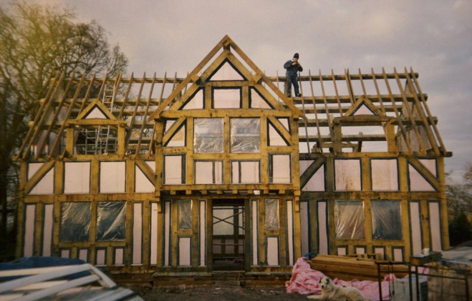 英夫妇自学木匠手工 建造伊莉莎白式精美阁楼