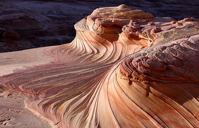 实拍美国红崖'石浪'奇景 神奇地貌如火星