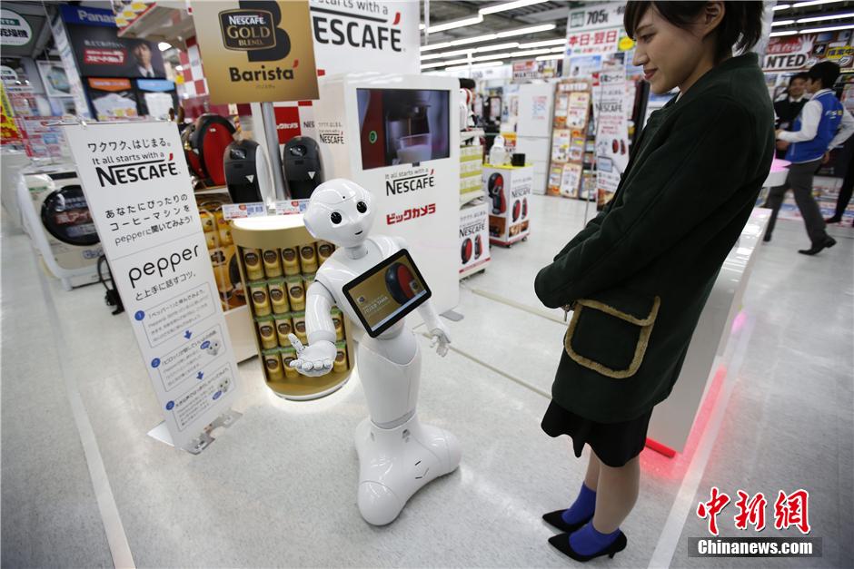 机器人推销员：日本商家巧卖产品夺人眼球