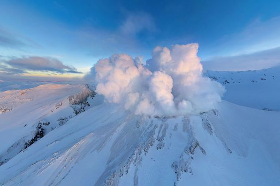 无人机拍摄各地火山喷发美景