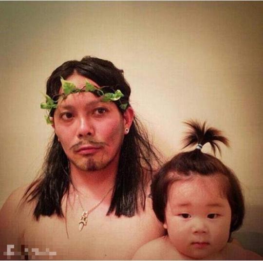 萌蠢逗比的日本好爸爸與女兒泡澡照走紅