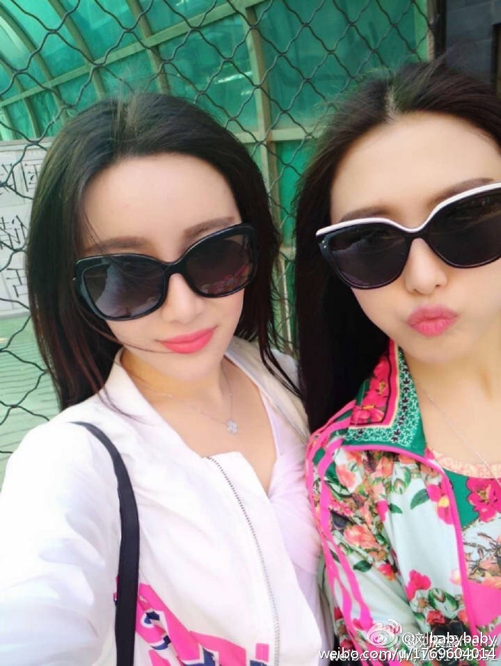 留学新加坡女生百般娇媚