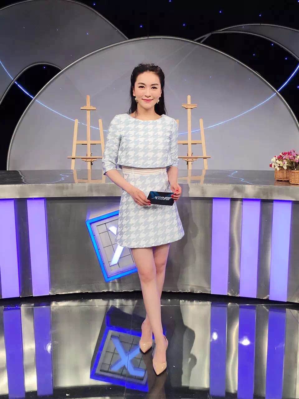 (著名主持人杨乐)