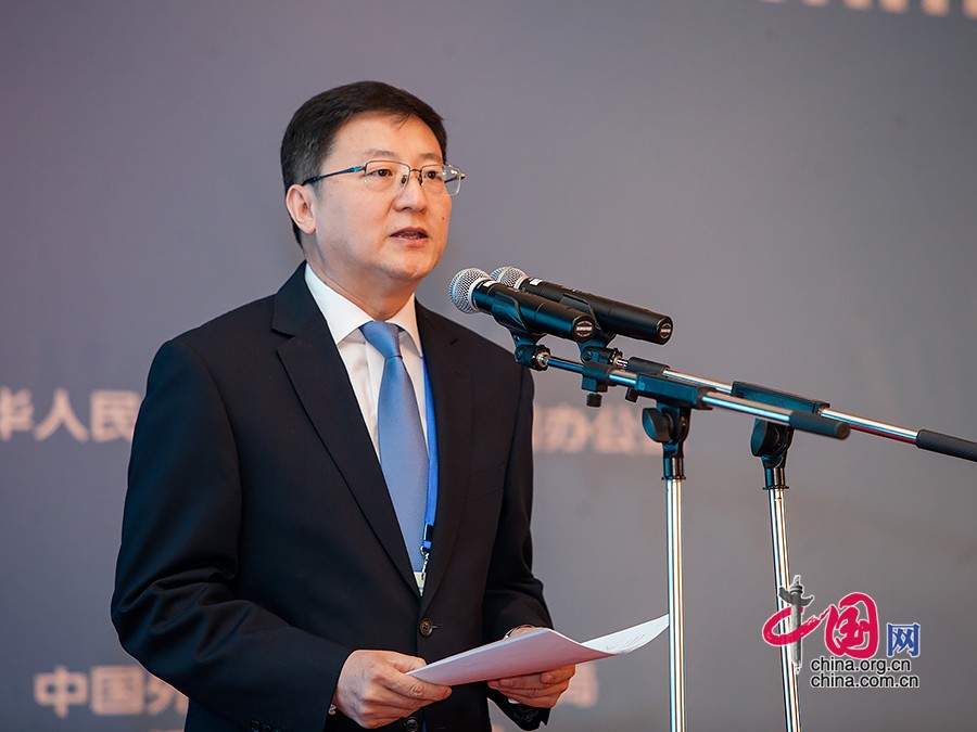 中国网总编辑王晓辉主持高峰论坛。 中国网 郑亮摄影上一页7891011121314
