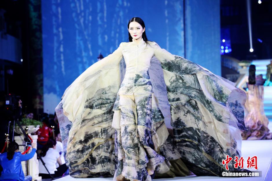2015成都时装周启幕 演绎中国时尚风情