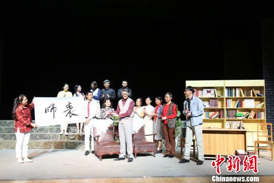 中国校园戏剧节上演“蝶神”、“虫王”传奇人生
