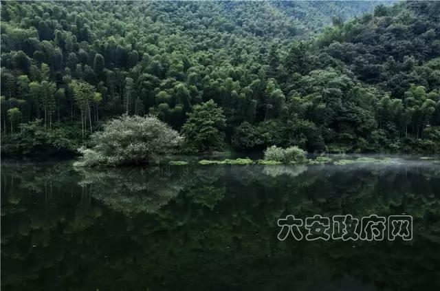 响洪甸水库景区:水净清如许,山碧待君来!